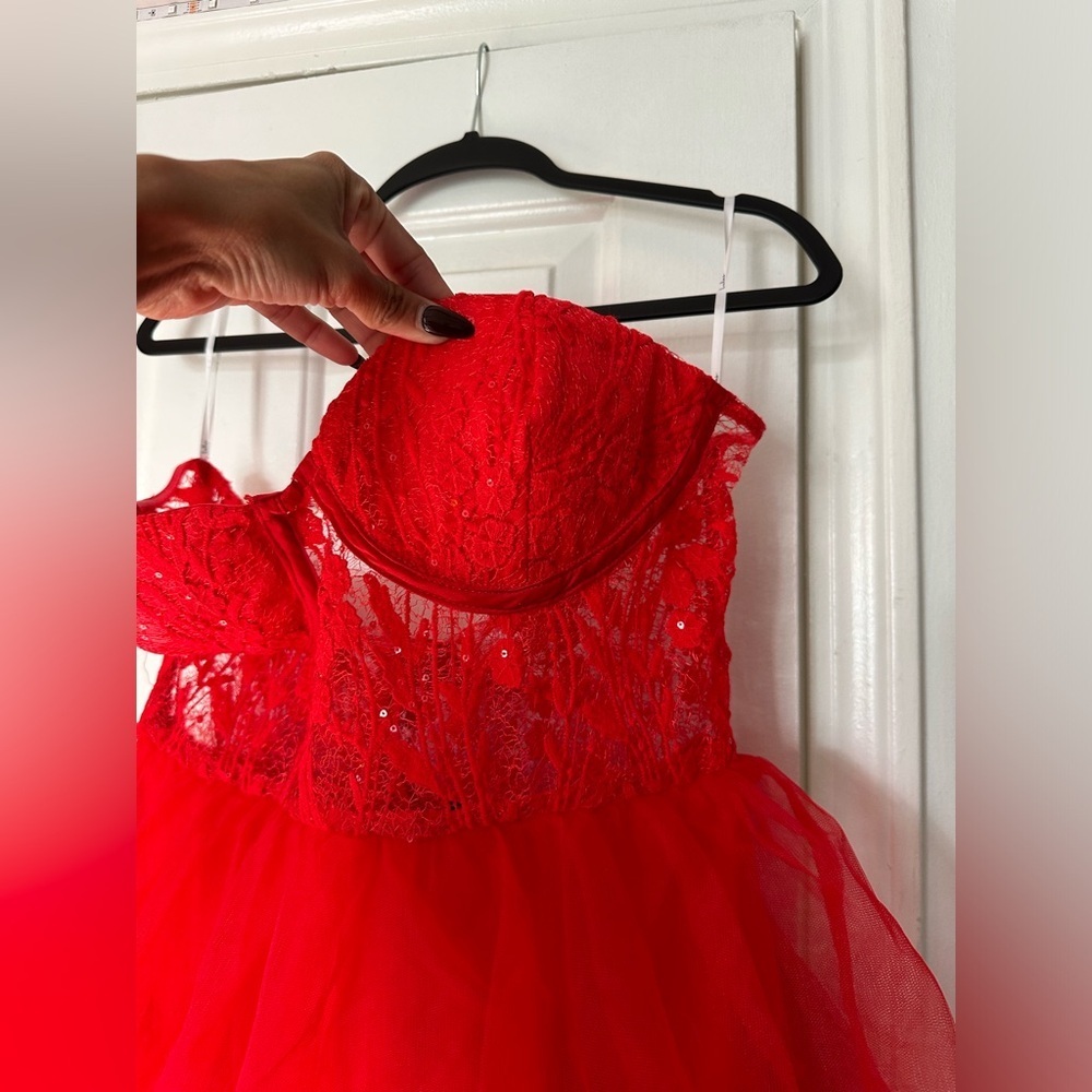 LULU’S RADIANT DESIGN TULLE LACE STRAPLESS BUSTIER MAXI DRESS - Picture 9 of 16